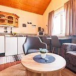 Sjostrand Rorbuer 3* Ballstad