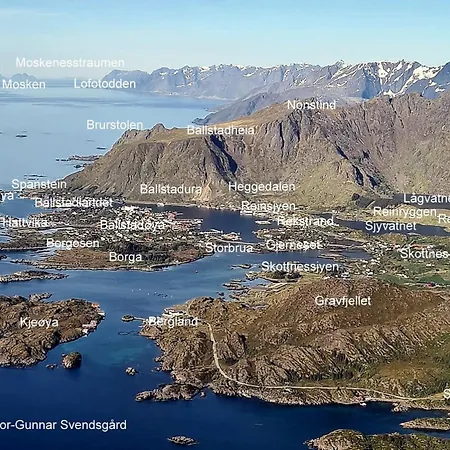 Sjøstrand Rorbuer V Børge Iversen As Ferieanlegg *