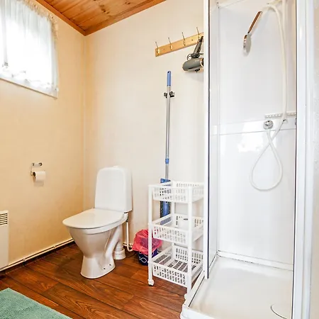 Sjøstrand Rorbuer V Børge Iversen As Ballstad