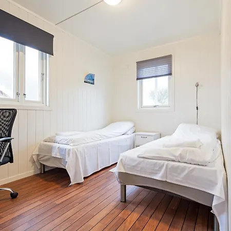 Sjostrand Rorbuer Ballstad