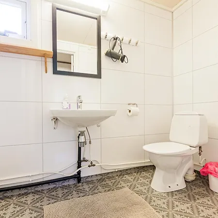 Ferieanlegg Sjøstrand Rorbuer V Børge Iversen As *