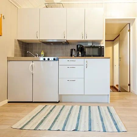 Sjostrand Rorbuer 3* Ballstad