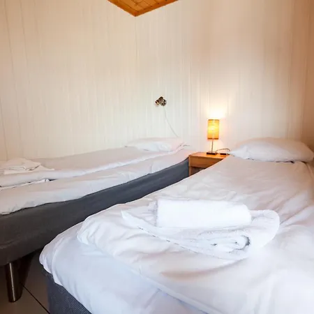 Sjostrand Rorbuer 3* Ballstad