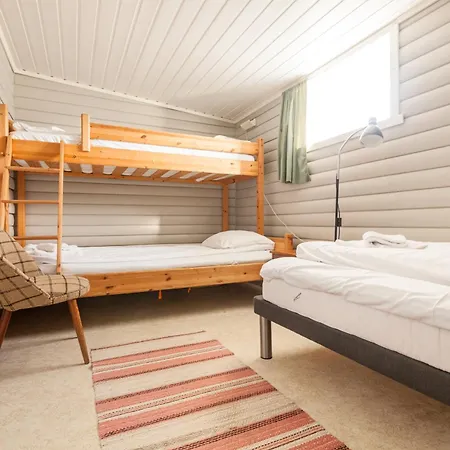 Sjostrand Rorbuer 3* Ballstad